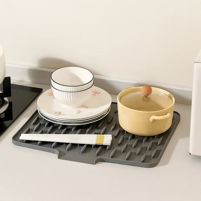 QuickDrain – Silikonmatta som skyddar ytor och låter vatten rinna av snabbt